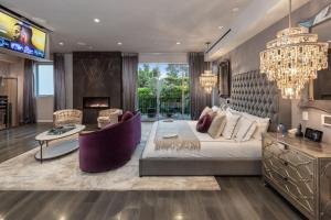 Royalty Villa in Beverly Hills