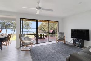 Lakeside Getaway Halekulani