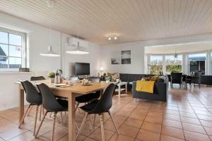 C11731-Hemmet-Jollen-1-st