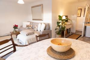 Charming Apartment with Prime Location