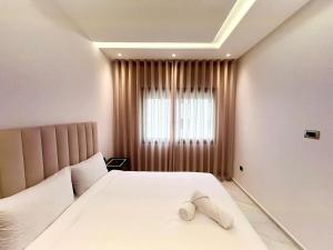 Bright Minimalist 2 Bedrooms - Beach Access