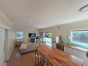 Two Bedroom Apartment - Heart of Cronulla