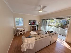 Two Bedroom Apartment - Heart of Cronulla