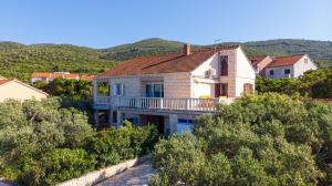 Apartments Seafront Mavla