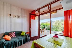 Apartments Seafront Mavla