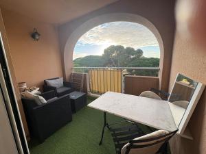 Studio ensoleillé près du port et des plages