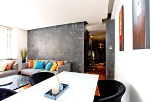 Luxurious 2 Bed Sloane Street Knightsbridge Flat