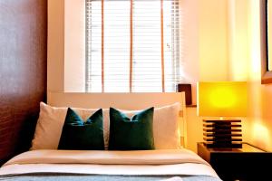 Luxurious 2 Bed Sloane Street Knightsbridge Flat