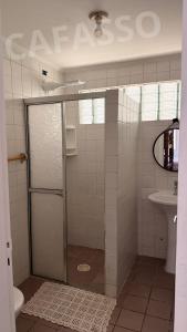 CASA PÉ NA AREIA COM PISCINA A 10mts ENSEADA