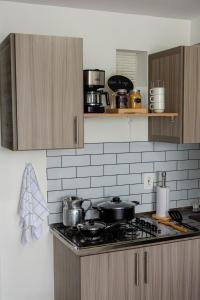 Acogedor Apartaestudio con Vista a la Ciudad y las Montañas - Zona Central - 1 Dormitorio Piso 14