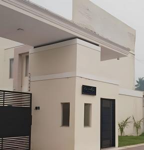 Sobrado 6 amplo e confortável em condomínio