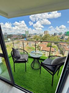 Beautiful 2 Bedroom apartment offering comfort, convenience, views and so much more!