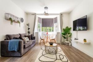 Beautiful Bluejay Escape - 1 Bed Apartment with Free WiFi in the Heart of the City By Kozmo Properties