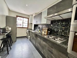 Modern Beachside Condo - Walk to shore