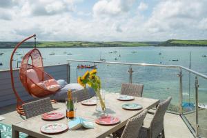 3 Bed Stylish Beachfront Retreat