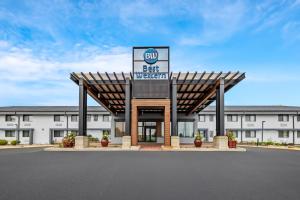 Best Western West Towne Suites