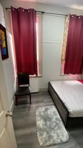 Homestay At Queen St-Downtown Toronto-Free Wifi N