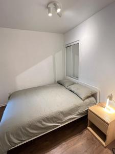 Appartement Mid Century 2 Chambres avec Jardin