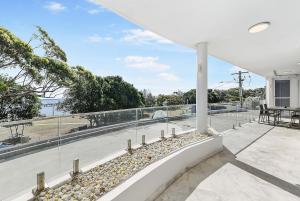 Premium Beachfront Stay, Space & Style APT