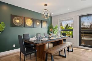 *One of a Kind* | Hot Tub| Air Hockey| Pool and…