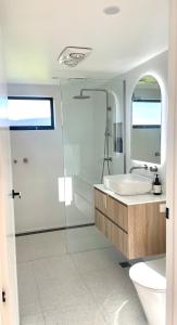 후온 밸리 NEW Luxury Cabin with Scenic Views & Farm Charm 싱글룸 스위트룸