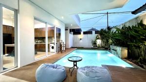 3 Bed Paradise Villa in Kuta Pool and Great Wi-Fi