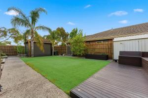 Modern Family Retreat in Prime Williams Landing
