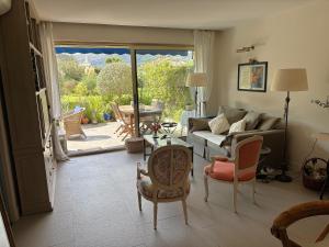 Appartement 2 chambres, terrasses, proche mer et commerces à Saint-Jean Cap Ferrat