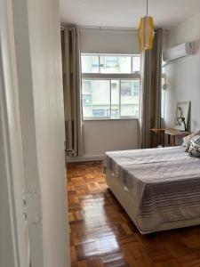 Charmoso quarto sala na Cinelândia 1503