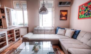 Crown Apartment - Your Royal Stay