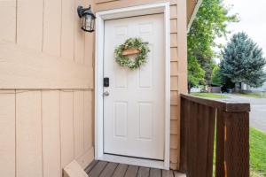 The Randle Haus Retreat Modern Stay Near I-90