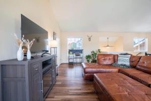 The Randle Haus Retreat Modern Stay Near I-90