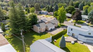 The Randle Haus Retreat Modern Stay Near I-90