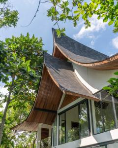 Villa Satiya - Unique and stylish 4-bdr pool villa in Pererenan!