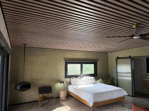 Chapel Cove Retreat - Private Tiny House with Boat Ramp