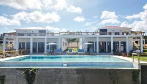 Modern Oceanview Retreat - with Infinity Pool