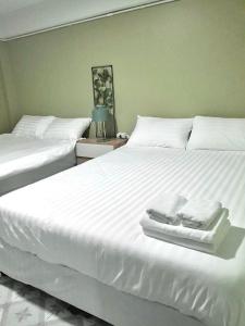 113 Yellow House Hostel