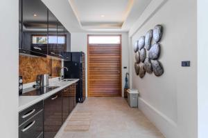 V259 Great for Relaxing with Pool & Full Amenities