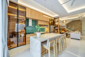 Brand New Modern Luxury Canggu Villa