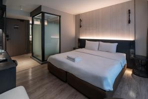 Bayphere Residence by Prop Hopper