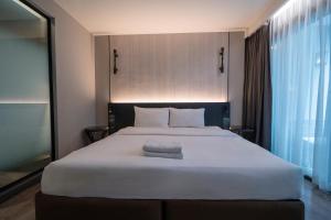 Bayphere Residence by Prop Hopper