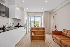 Modern Studio Steps From Beach