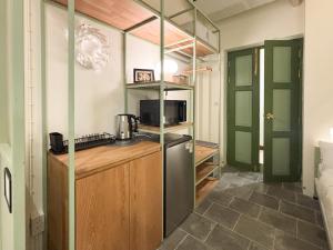 TinyLily House Cozy Studio near MRT Chinatown