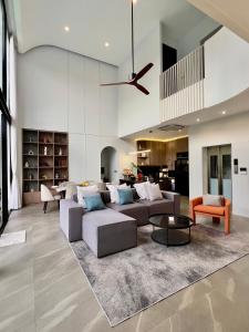 Villa Dali-Premium Stay with Mountain near Nimman