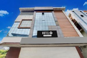 Hotel O Pathanamthitta Near Mahatma Gandhi Statue