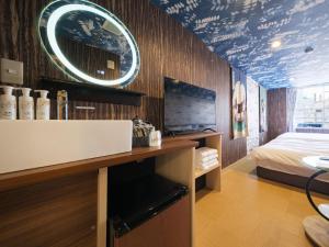 千葉J Hotel - 東京ディズニーランドまで約30分 線路そば騒音あり