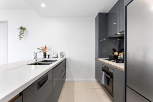 Bright 2BR Mascot Stay - 5 min to Airport & CBD