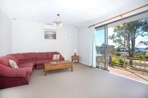 So Close to the Beach - 450m to Mollymook surf