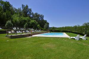 Francigena Apartments with Shared Pool and Private Garden