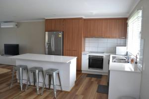 Pluto Palace - Pet & Family-Friendly Beach Escape